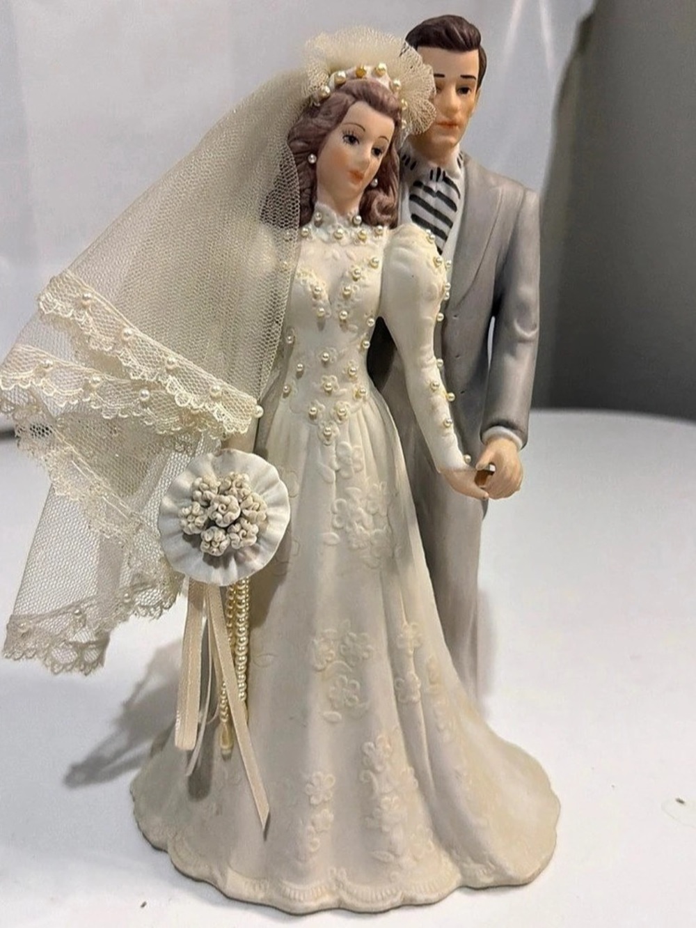 Vintage Porcelain Bride & Groom Musical Figurine – Sankyo "Wedding March" (Wagne